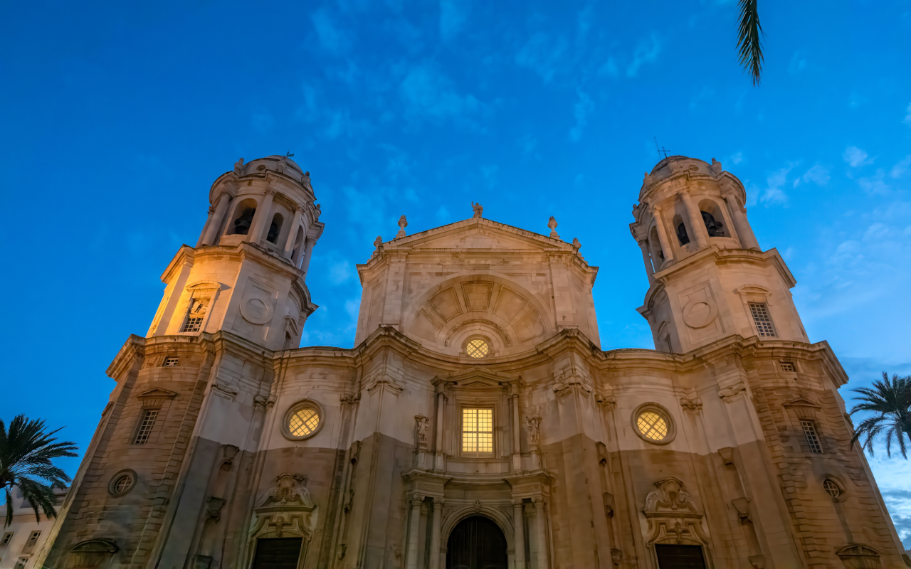 Ayuntamiento de Cádiz de noche