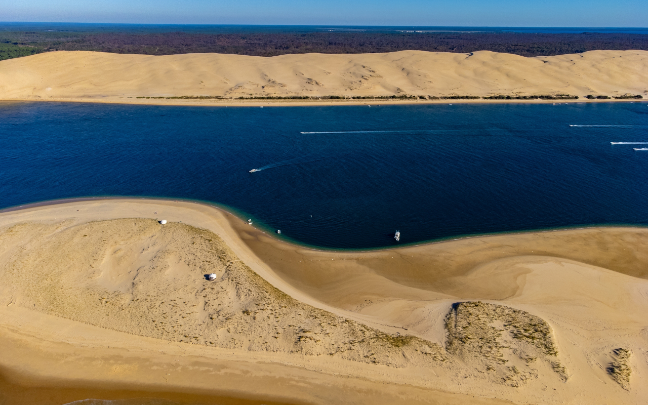 Vistas de la Duna de Pilat y su arena dorada.