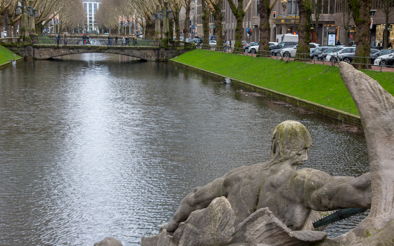 Imagen de la fuente Tritonenbrunnen en Düsseldorf 
