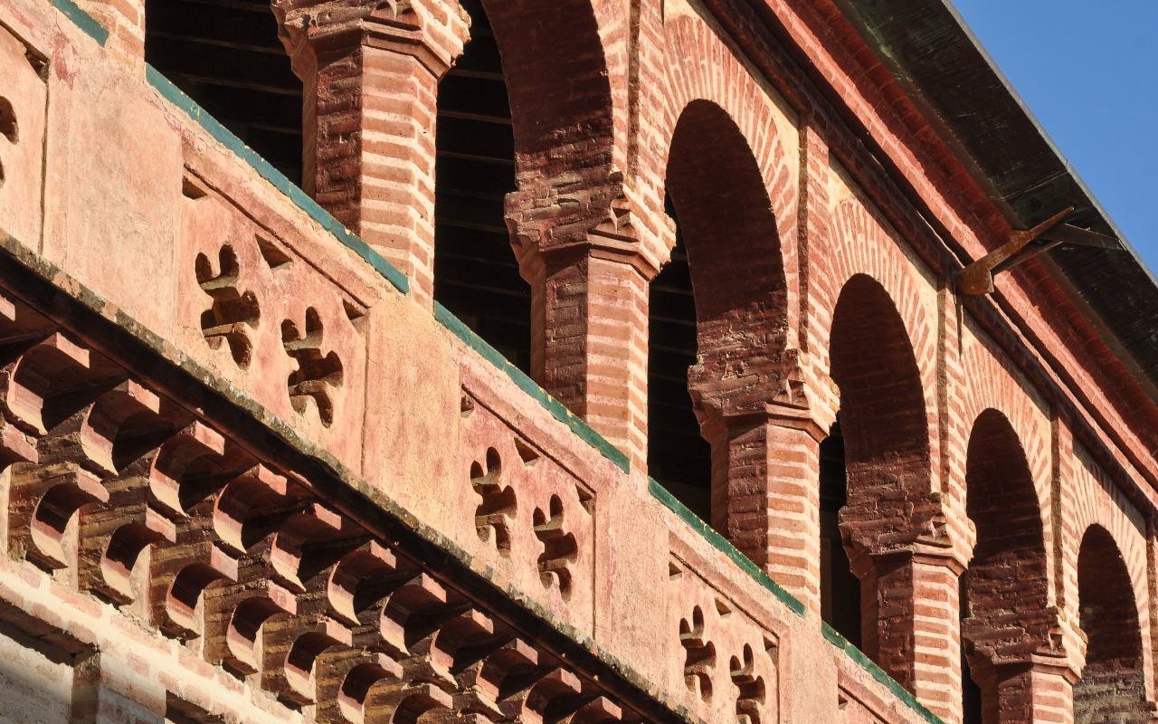 Detalle de los arcos del Monasterio de San Isidoro del Campo, que destacan por su elegante diseño .