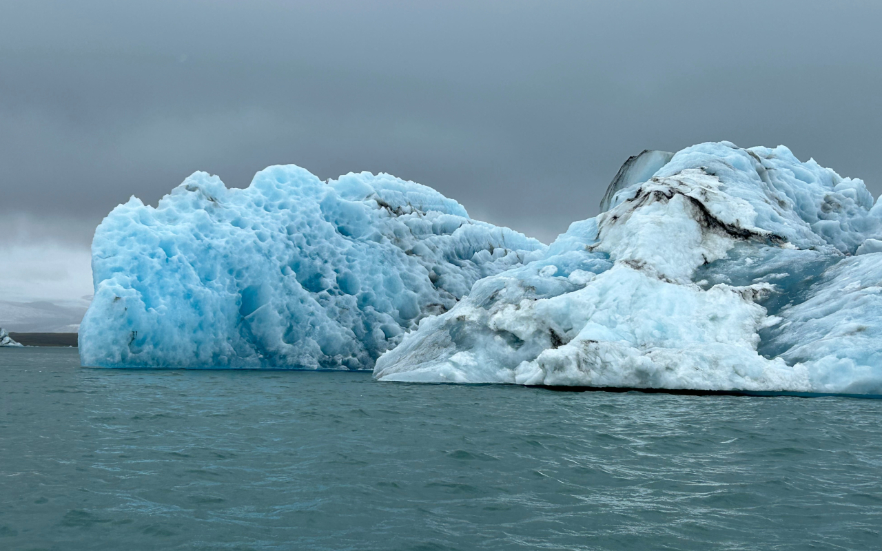 Sky Lagoon y sus icebergs en Islandia