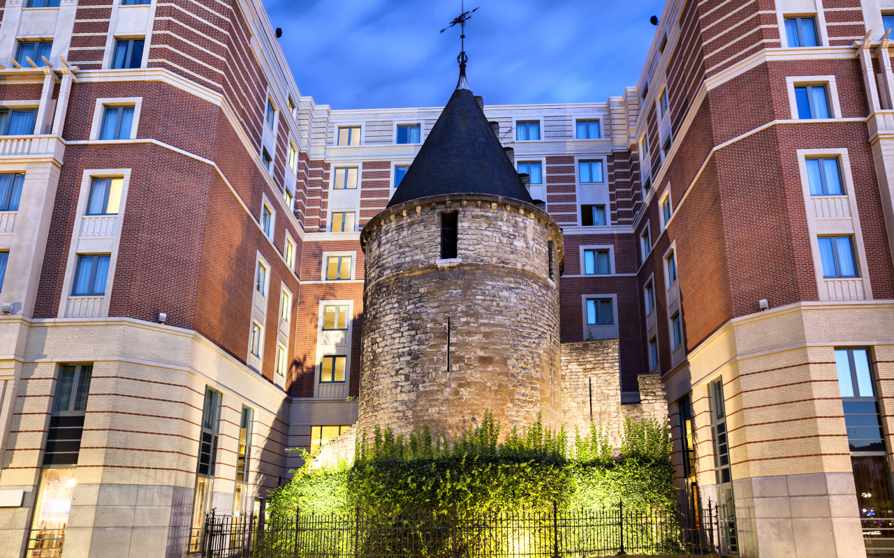 Torre Negra de Bruselas, el lugar perfecto para descubrir los misterios de la ciudad.