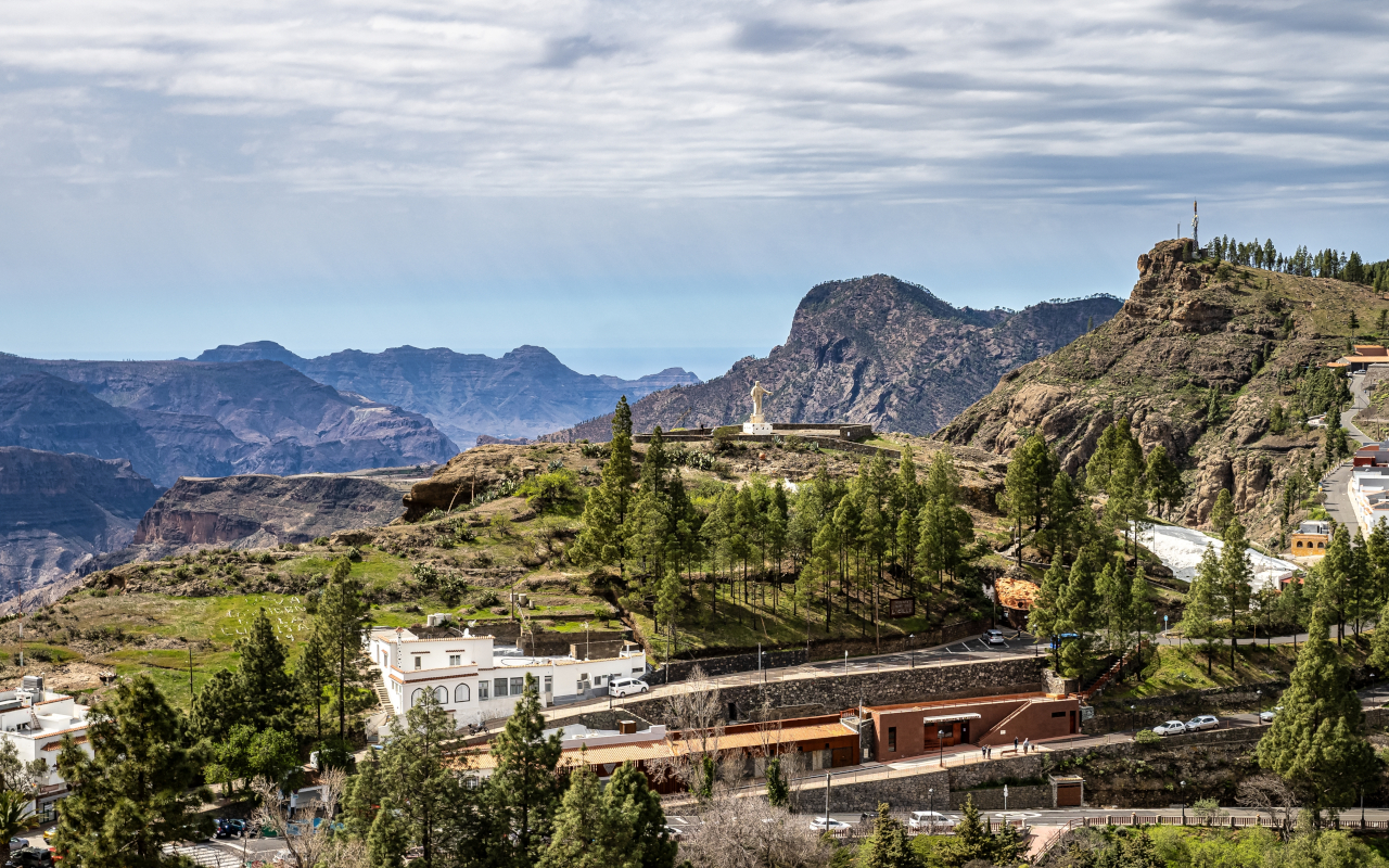 Views of the incredible natural environment of Artenara.