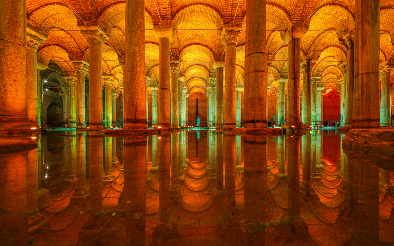 Interior de la Cisterna Basílica, Estambul