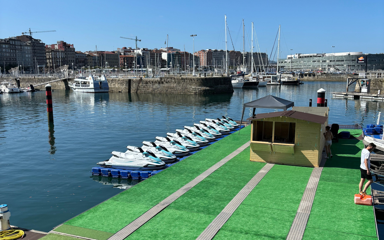 Puerto deportivo de Gijón