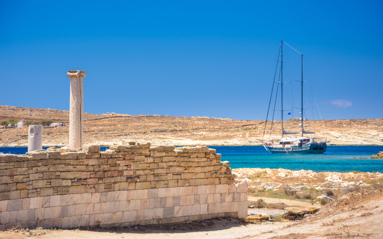 Vista desde la zona arqueológica de Delos, Grecia
