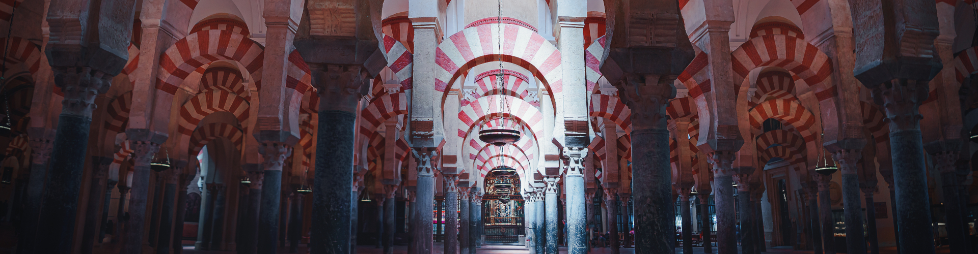 Interior de la icónica Mezquita de Córdoba