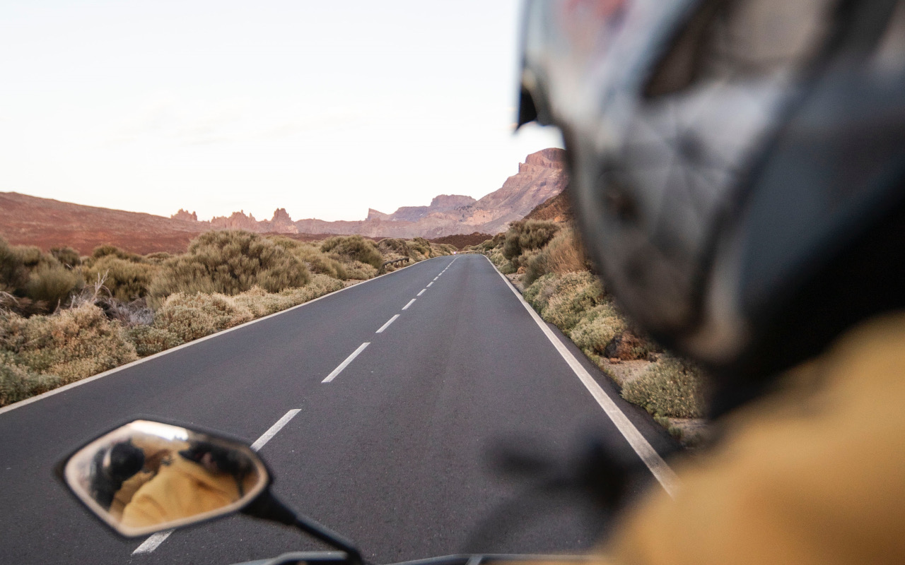 Vista desde un quad en marcha de camino hacia el Teide, Tenerife