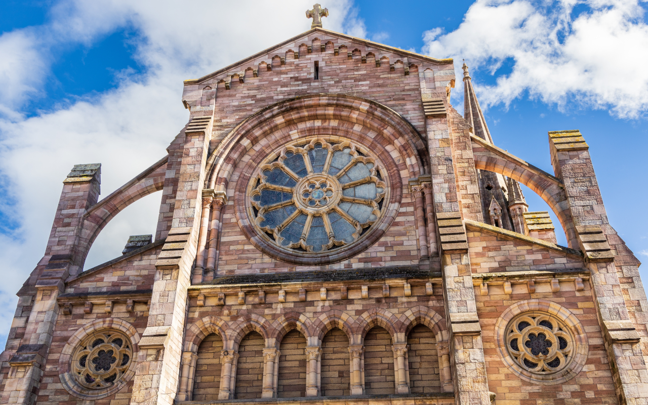 Fachada de la iglesia de Nuestra Señora de la Asunción.