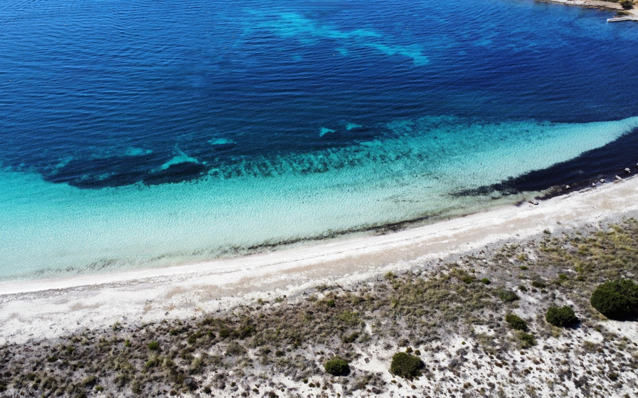Aguas cristalinas en la Isla de S´Espalmador, Formentera
