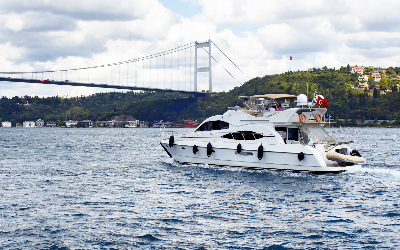 Puentes que cruzarás en este crucero al atardecer por el Bósforo.