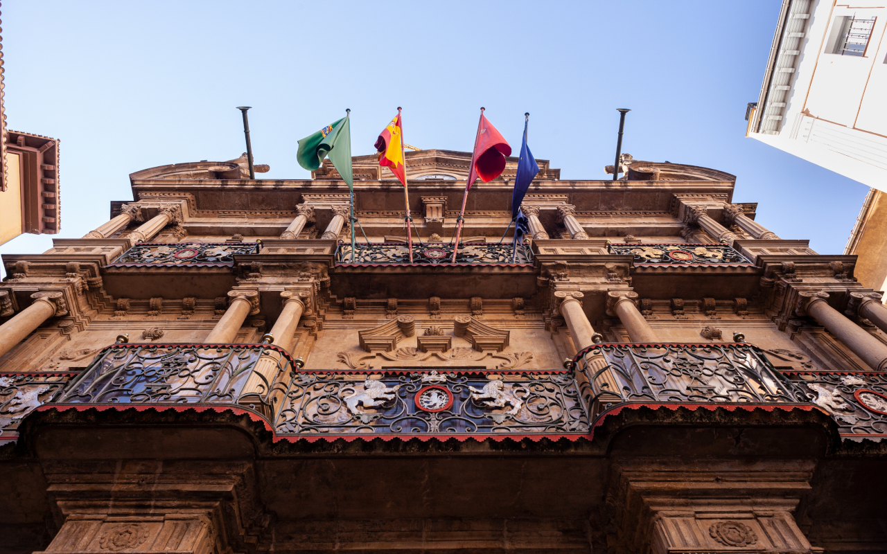 Ayuntamiento de Pamplona desde donde se hace el Chupinazo de San Fermín