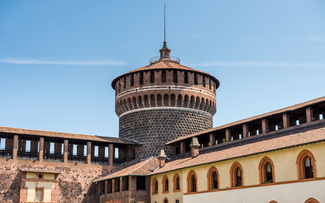 Torre del Castillo de Sforzesco en Milán