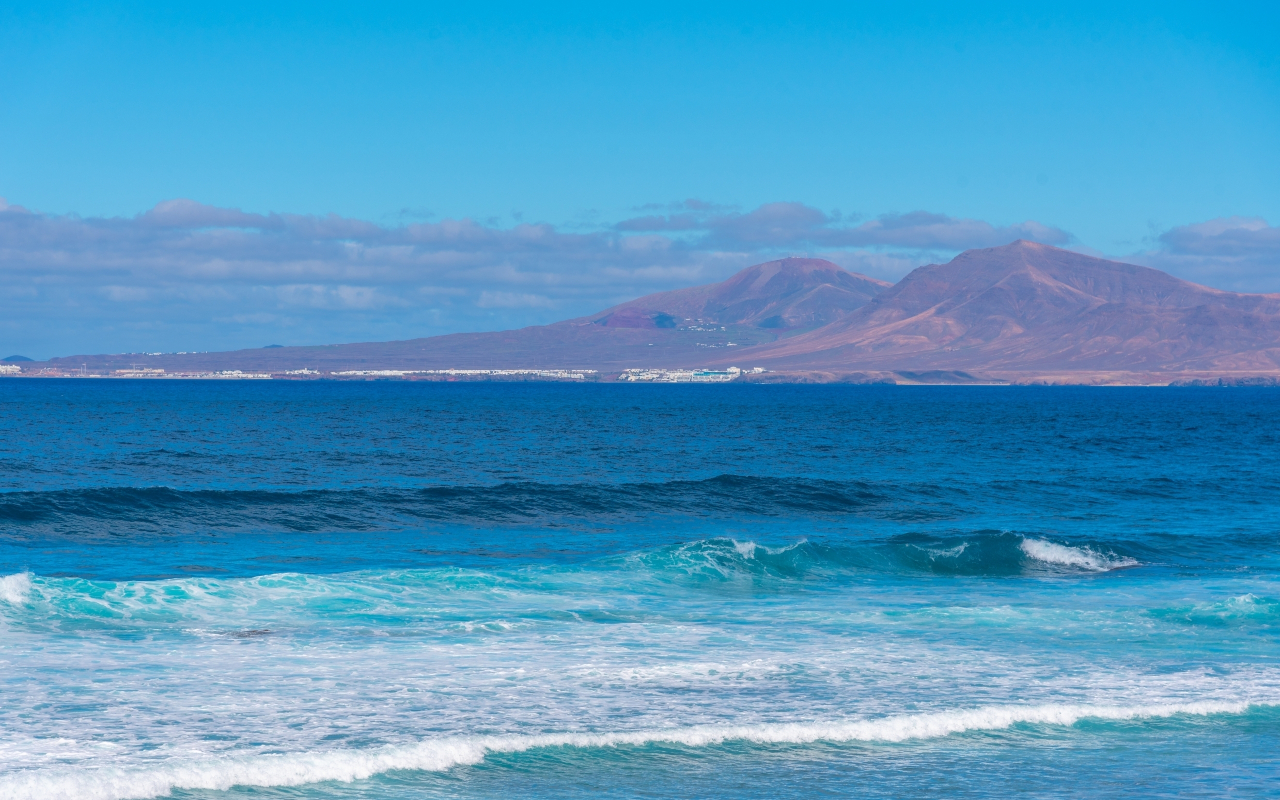 Vista de Fuerteventura desde la isla de Lanzarote