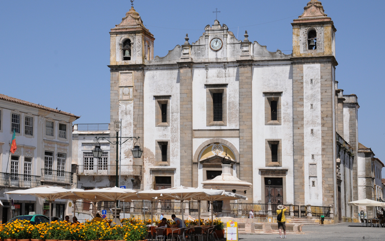 La Plaza de Giraldo, una de las más icónicas de la ciudad.