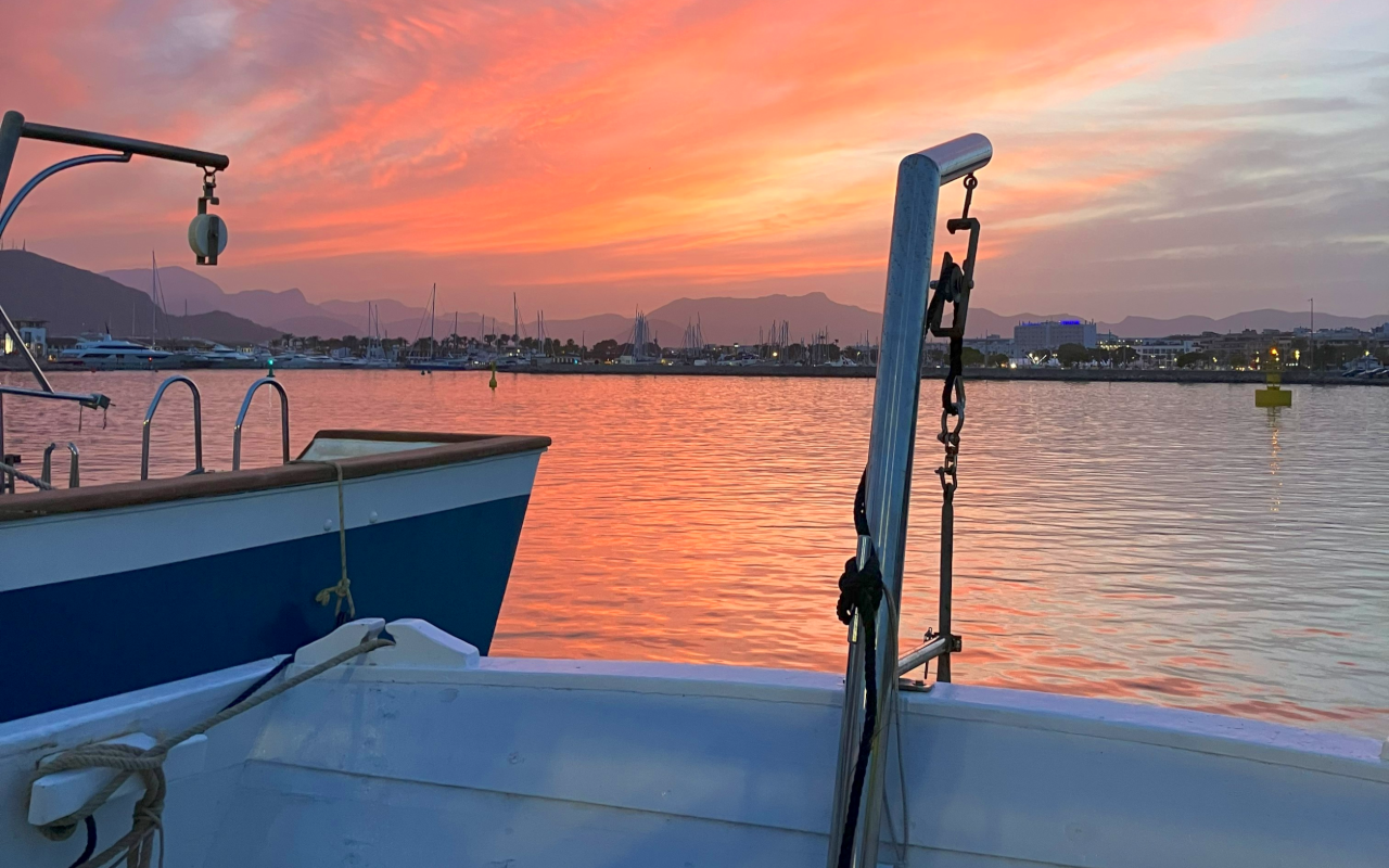 Bonito atardecer en la zona mallorquina de Alcudia
