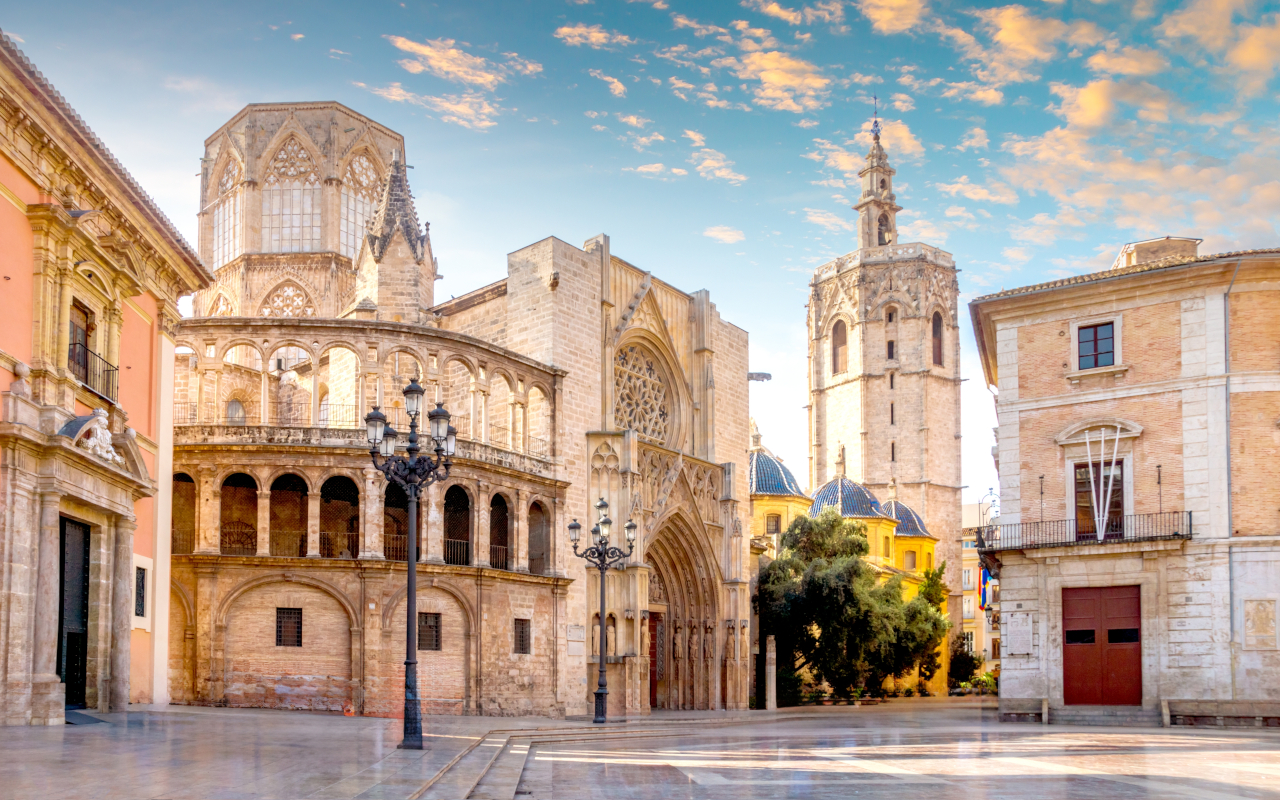 Vistas de la zona vieja y su casco antiguo en Valencia
