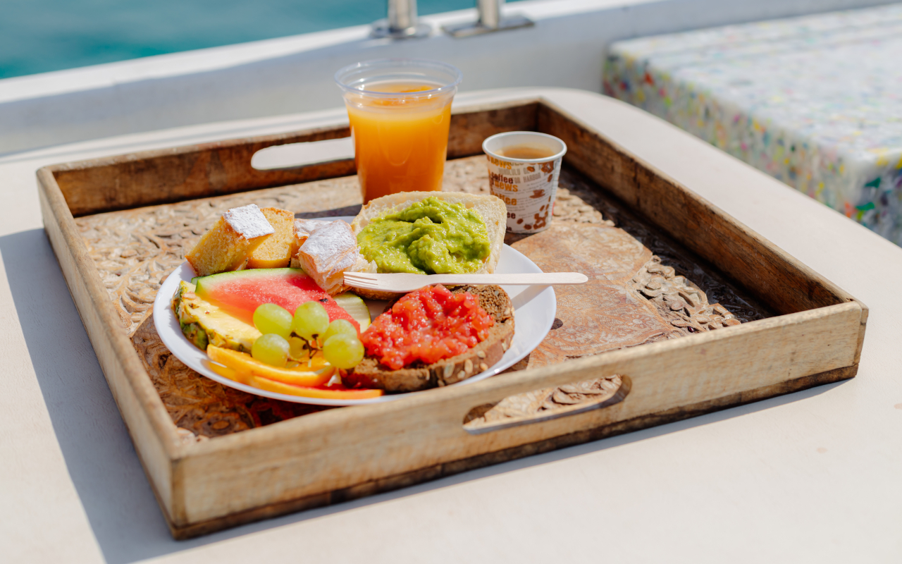 Almuerzo a bordo del catamarán de Formentera