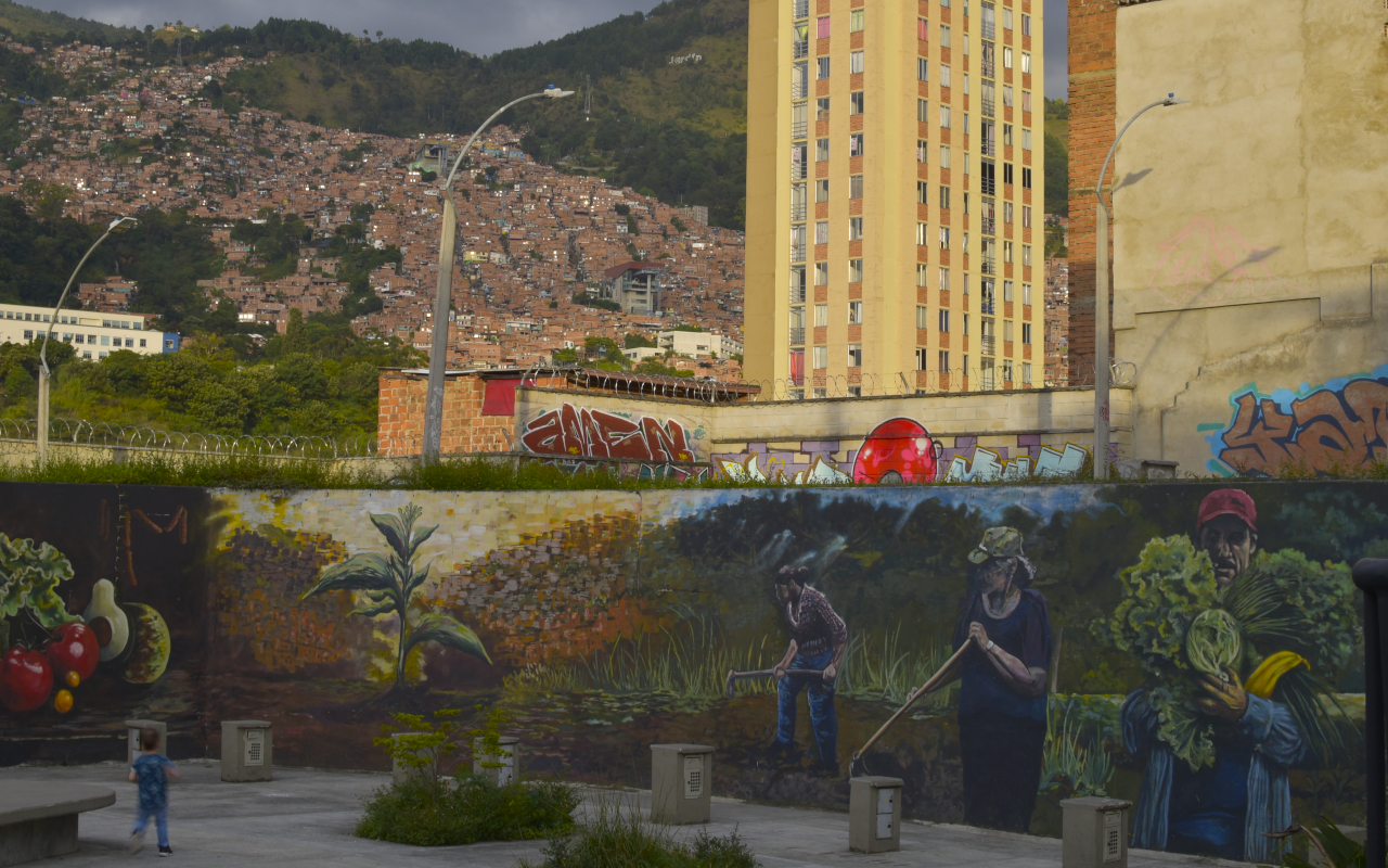 Grafiti del barrio de Miraflores en Medellin.