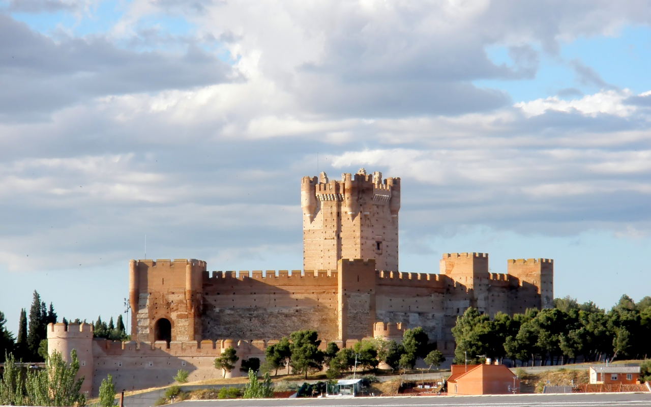Vista panorámica del Castillo de la Mota en Medina del Campo, Valladolid