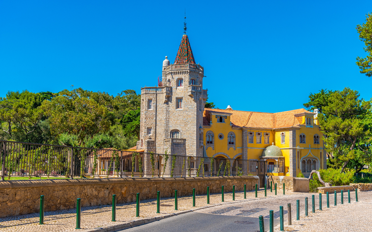 Palacio del Conde Castro de Guimaraes, Cascais