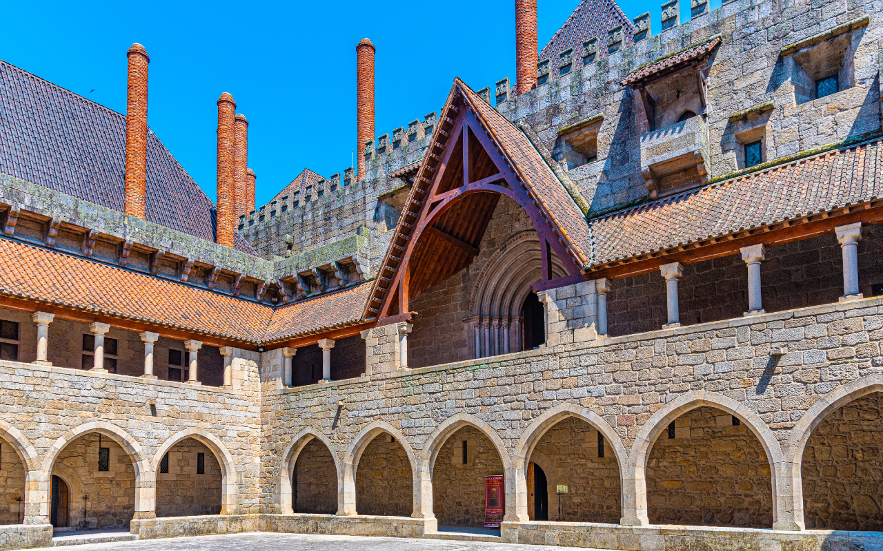 Patio interior del palacio de los Duques de Bragança, Guimaraes