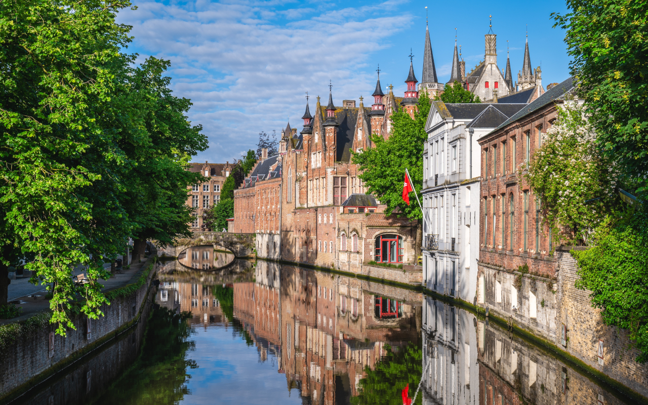 Canal de Brujas en su casco histórico, Bélgica