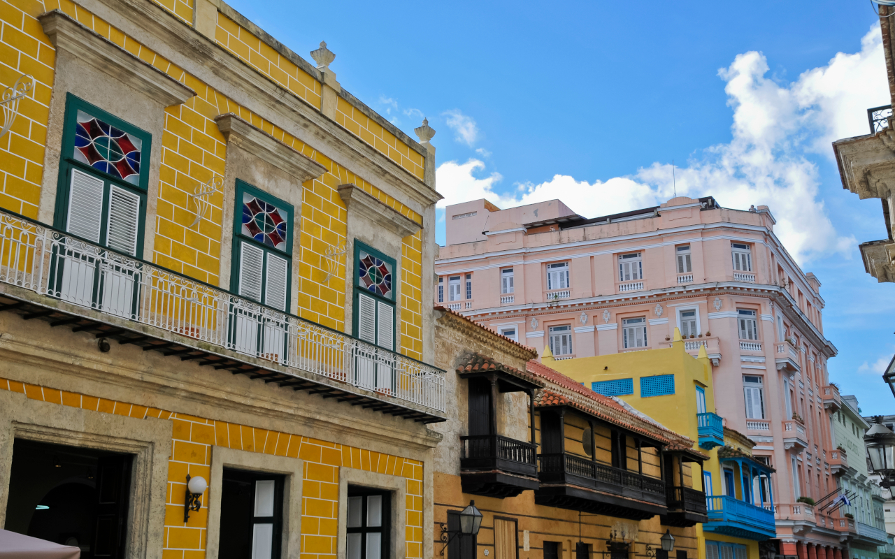La calle Obispo del casco antiguo de La Habana, Cuba