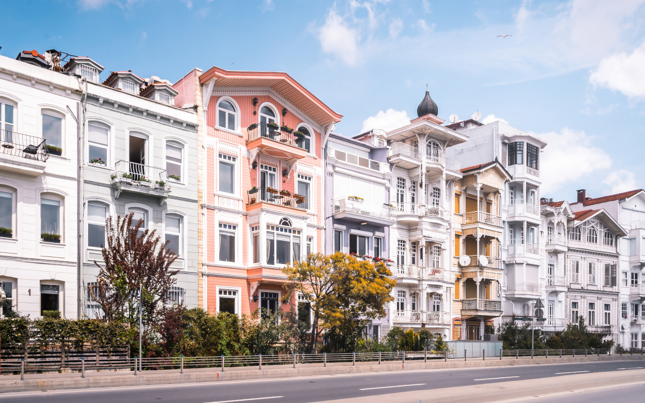 Elegantes casas en Bebek, una de las paradas de este tour gastronómico.