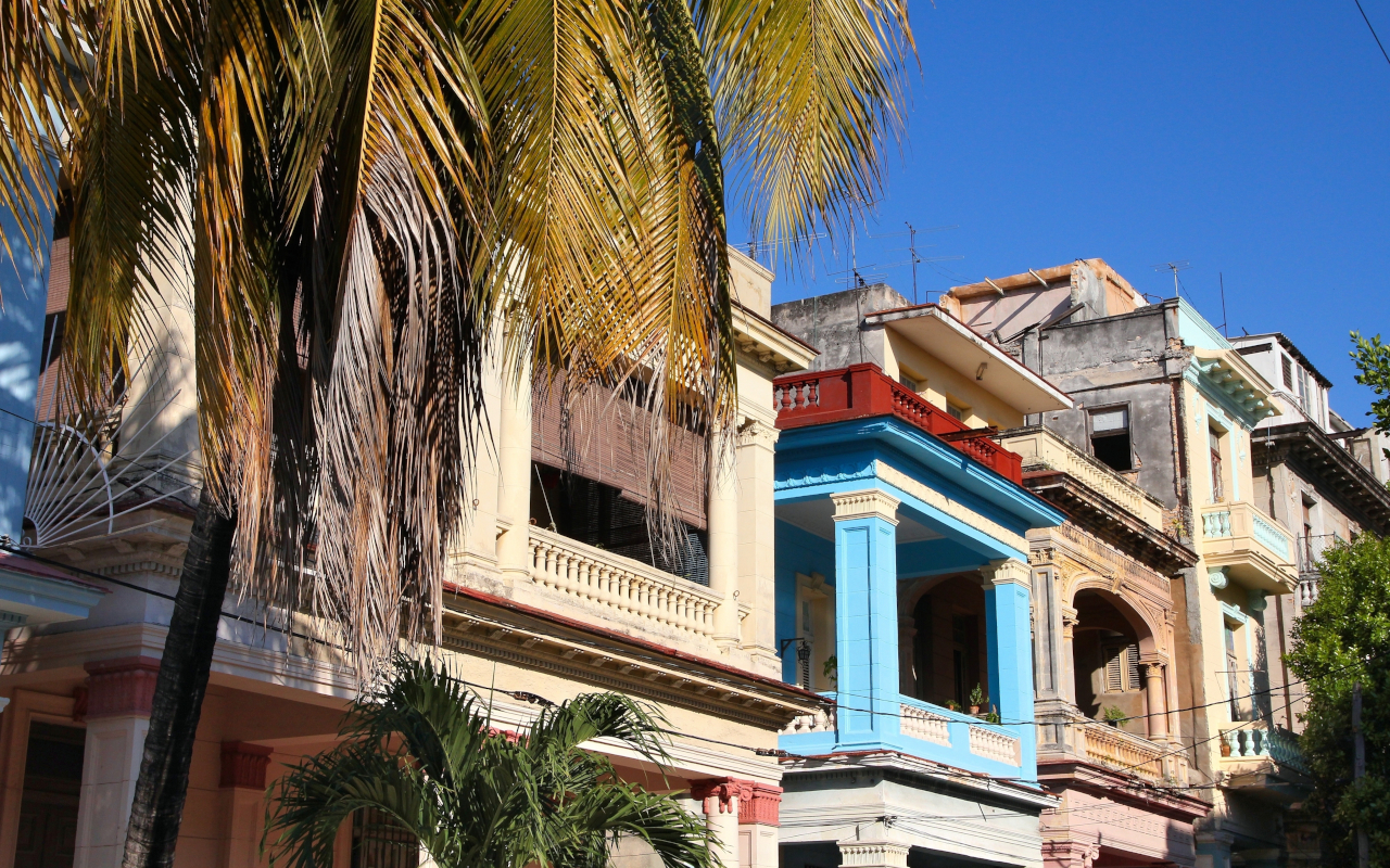 Casas coloridas de la zona de Cayo Hueso, La Habana