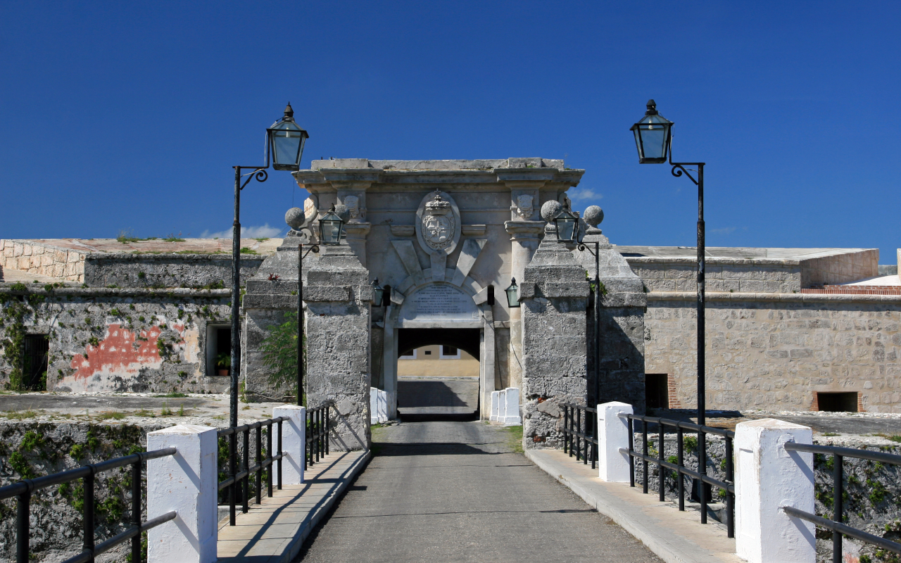 Entrada principal de la fortaleza de San Carlos, La Habana