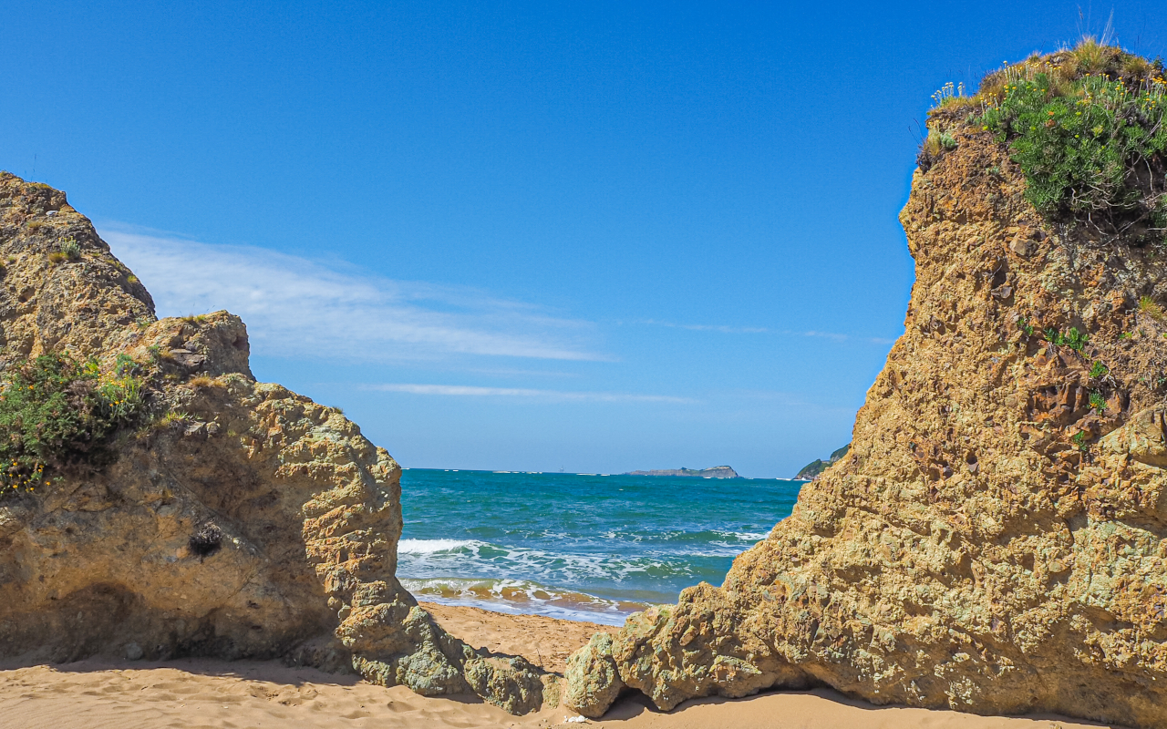 La playa de Sukarrieta en Vizcaya, País Vasco