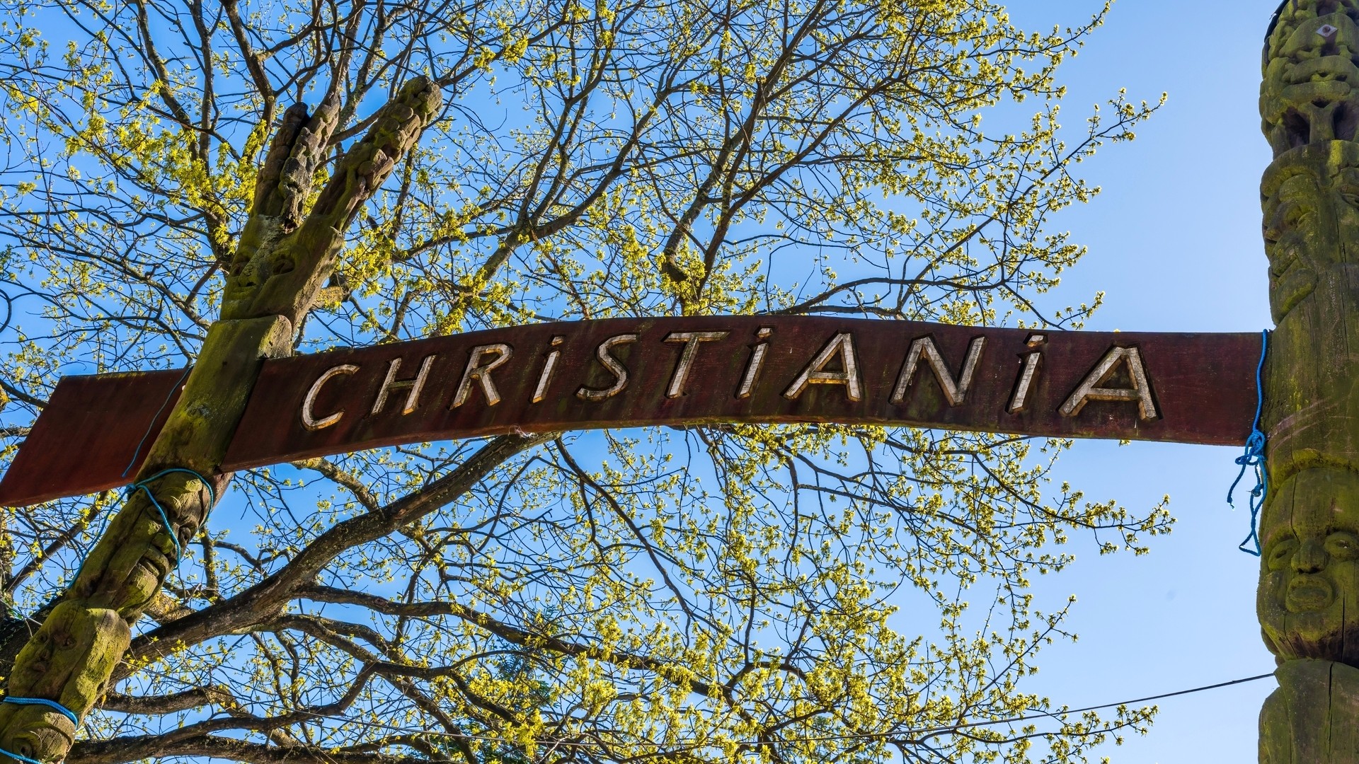 Entrada al distrito de Christiania en Copenhague, Dinamarca
