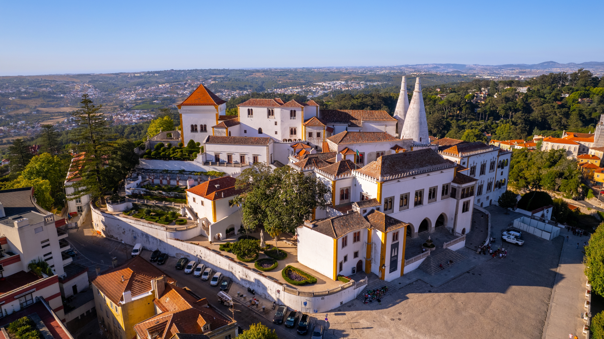 Vista aérea del Palacio Nacional de Sintra, Sintra, Portugal