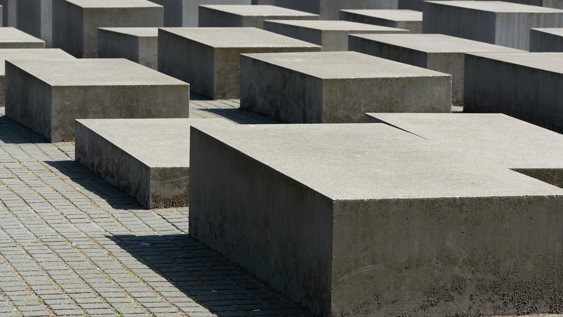 Bloques de hormigón del Monumento a los Judíos de Europa asesinados en Berlín.