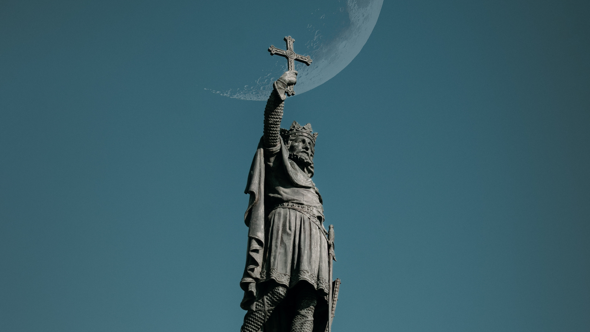 Monumento a Don Pelayo en Gijón, Asturias