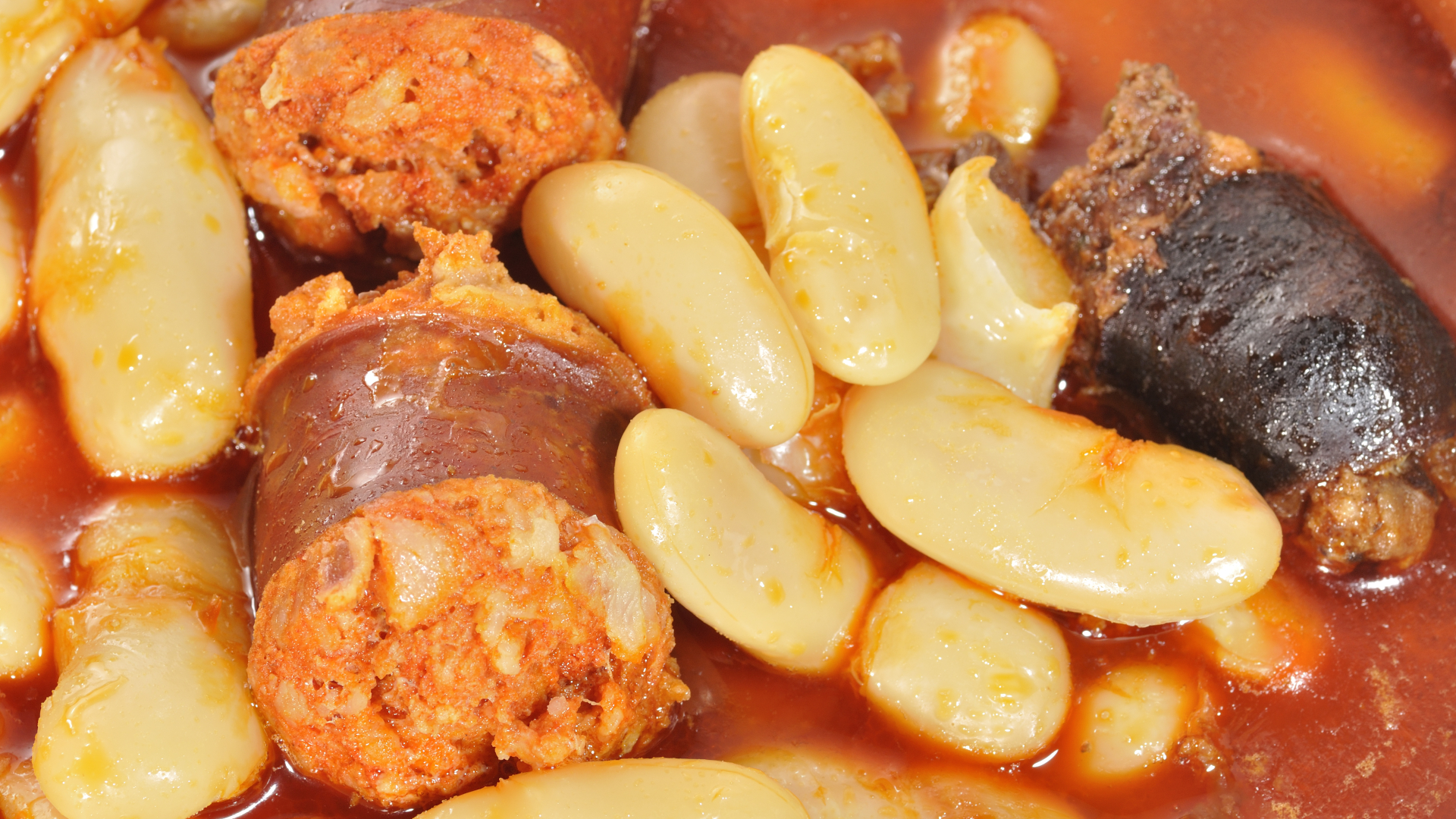 Degustación fabada asturiana con chorizo y morcilla en Oviedo