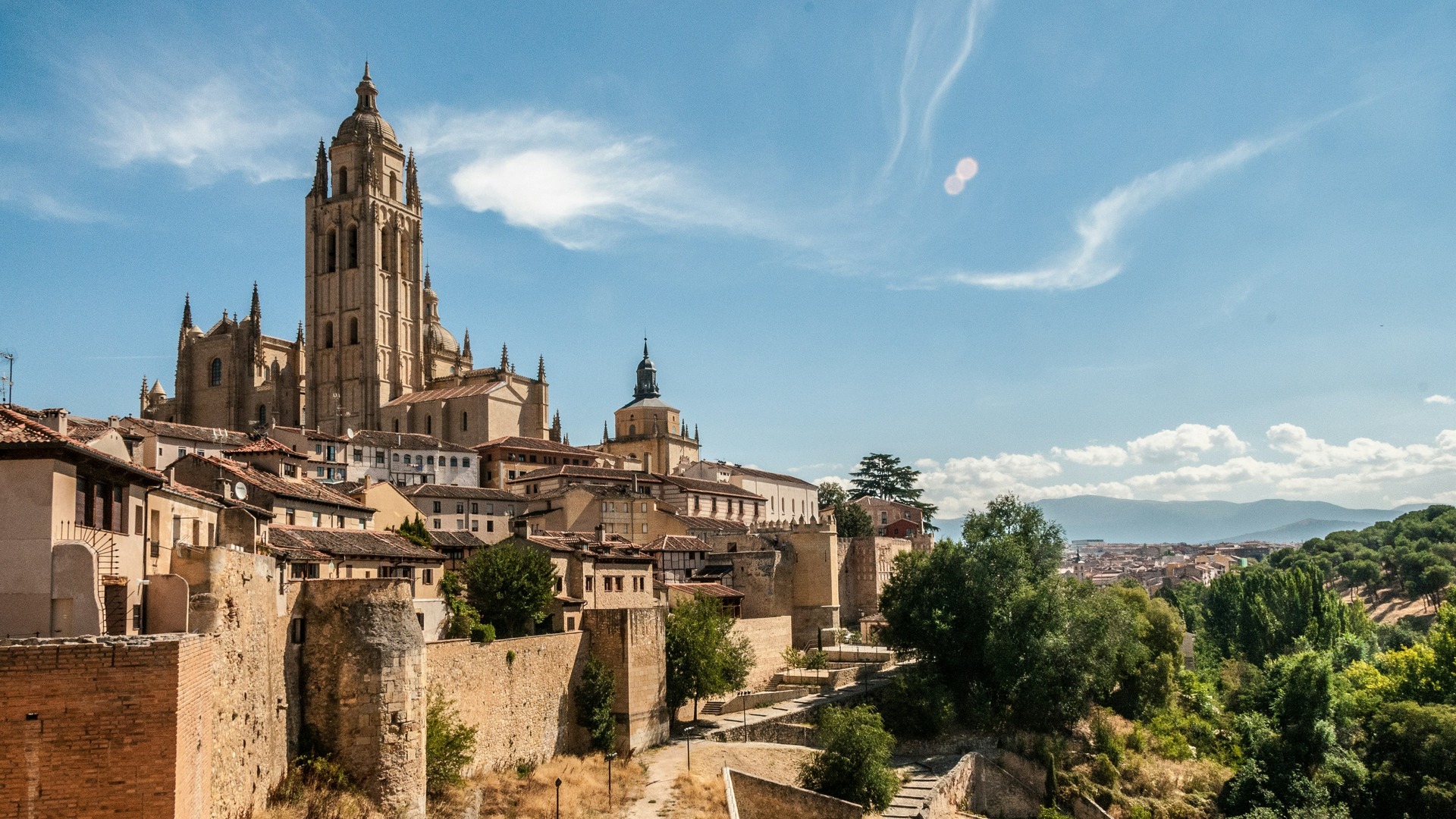 Catedral de Segovia y muralla medieval