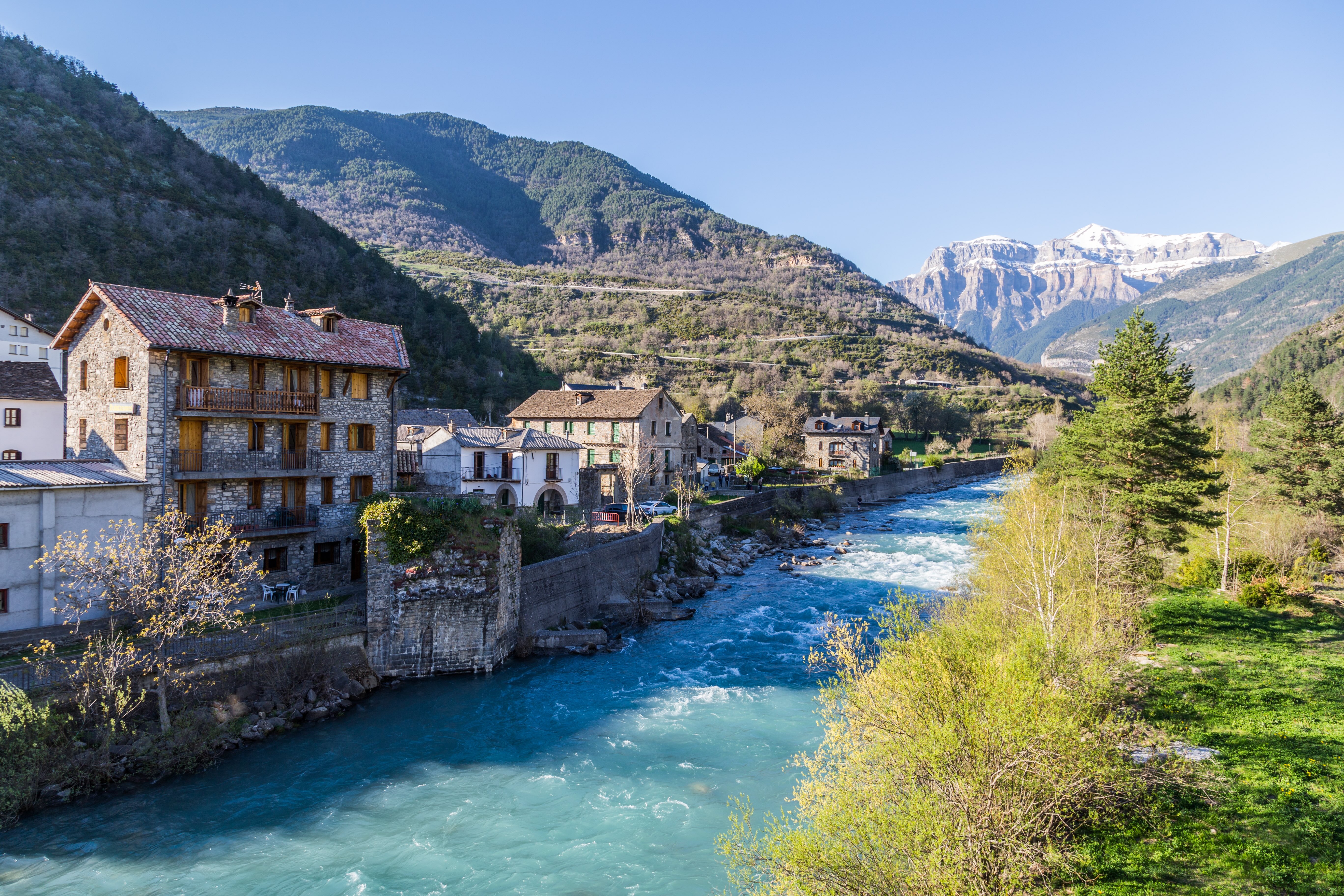 broto y el río Ara