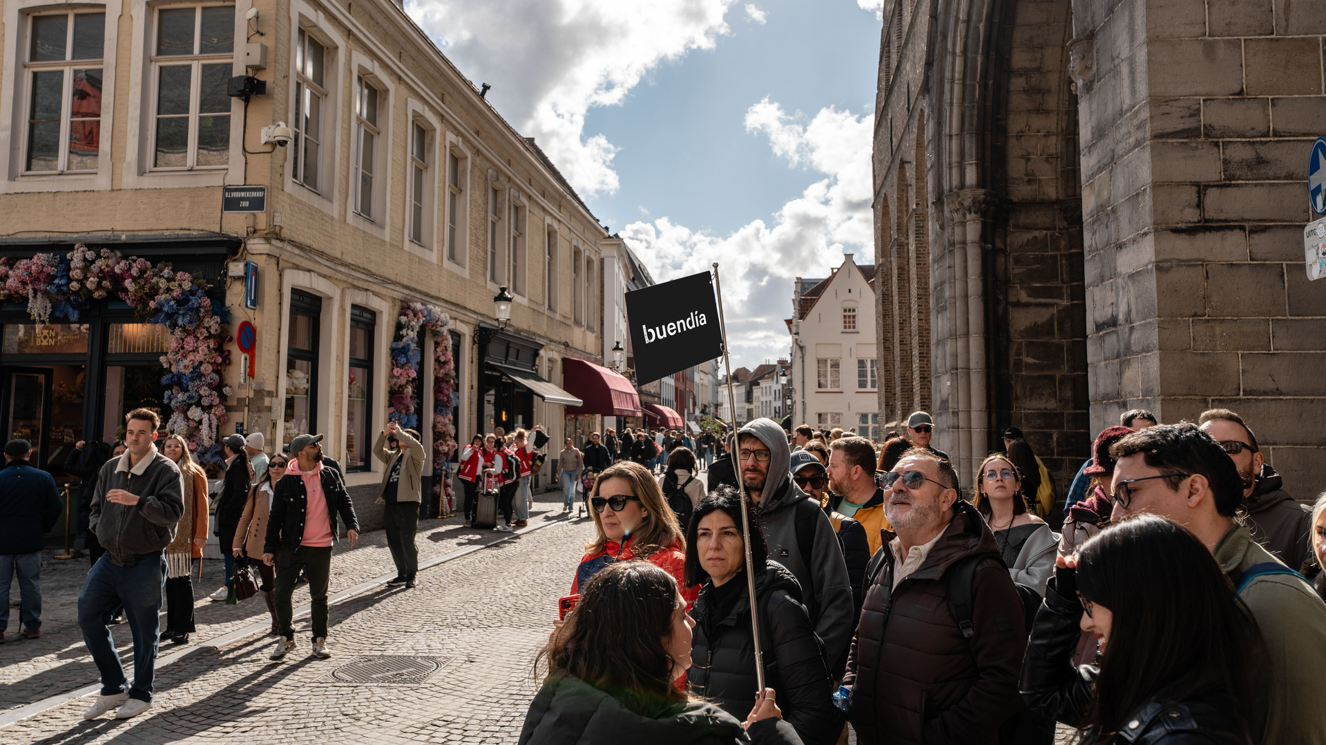 Guía de buendía aportando explicaciones en Brujas