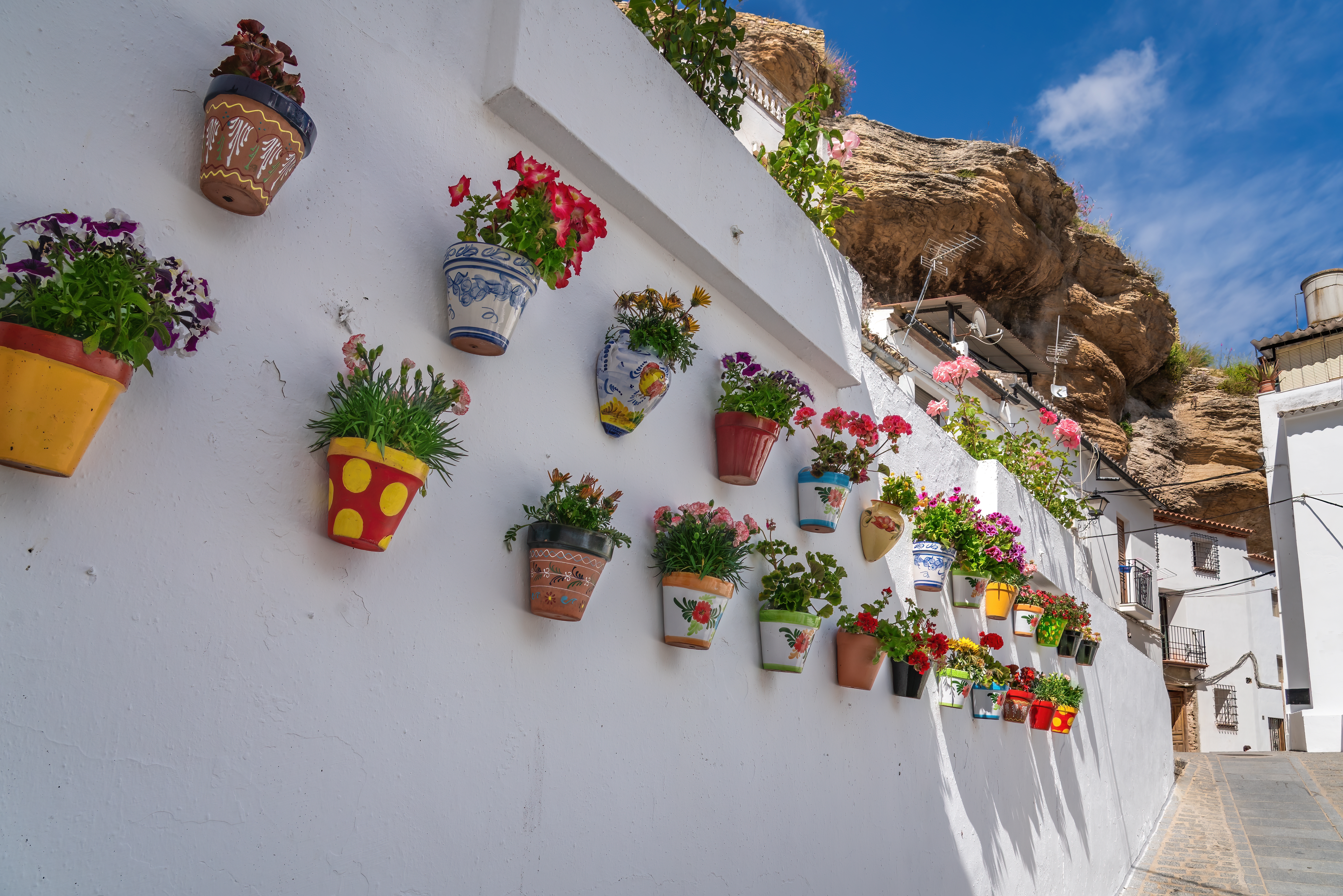 setenil detalle flores fachada
