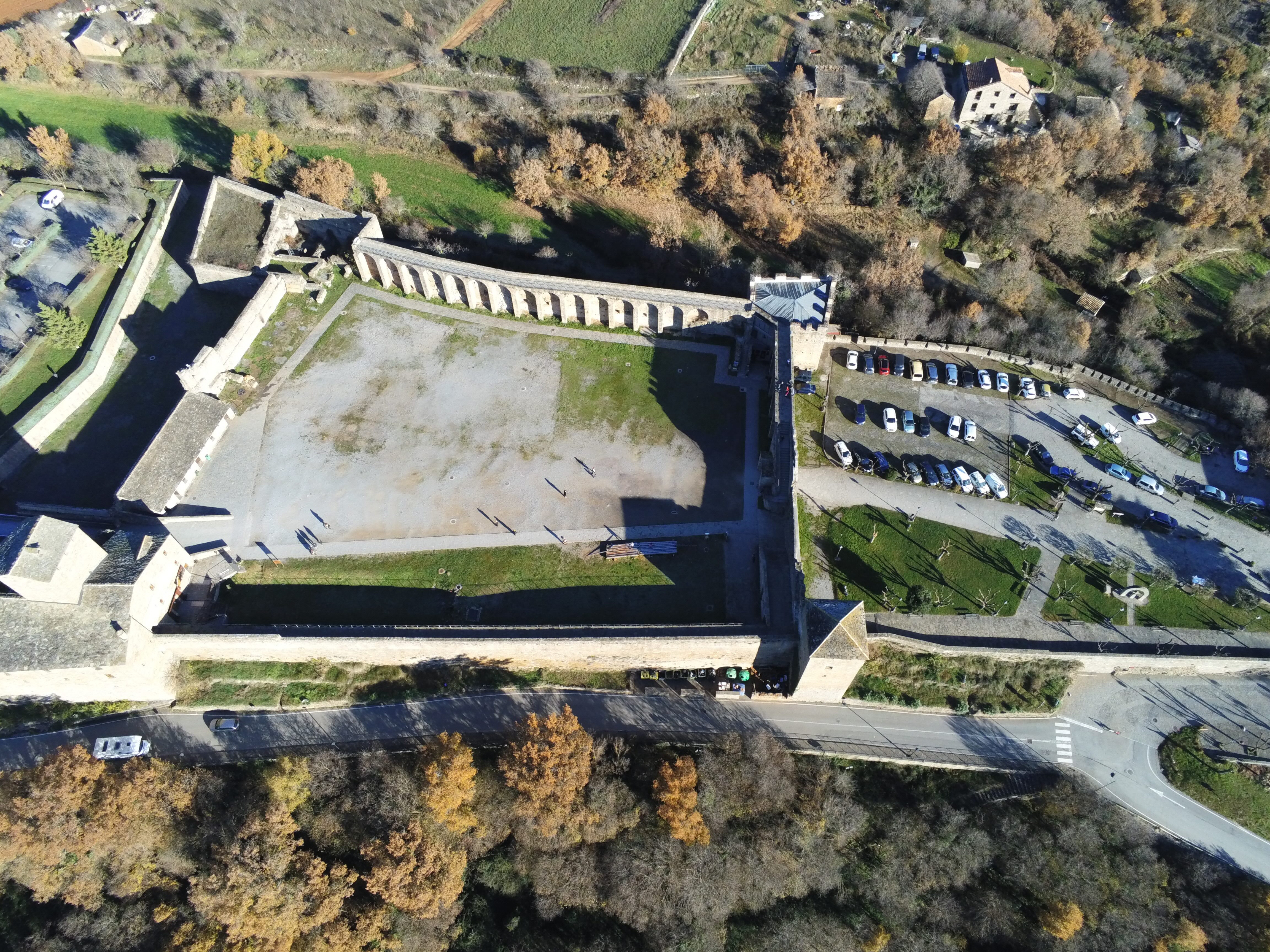 vista aérea castillo Aínsa