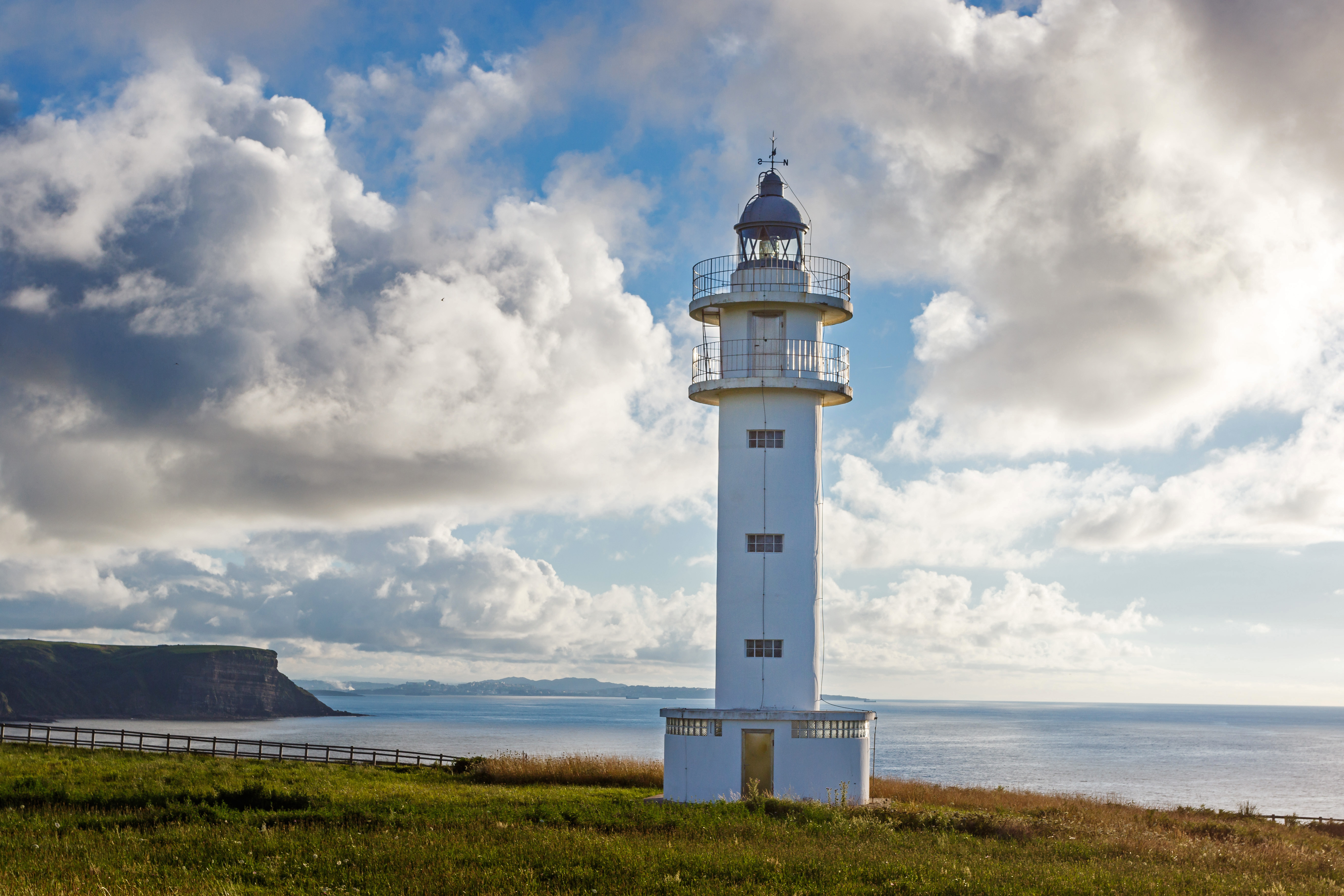 Faro de Ajo antes de la intervención de Okuda