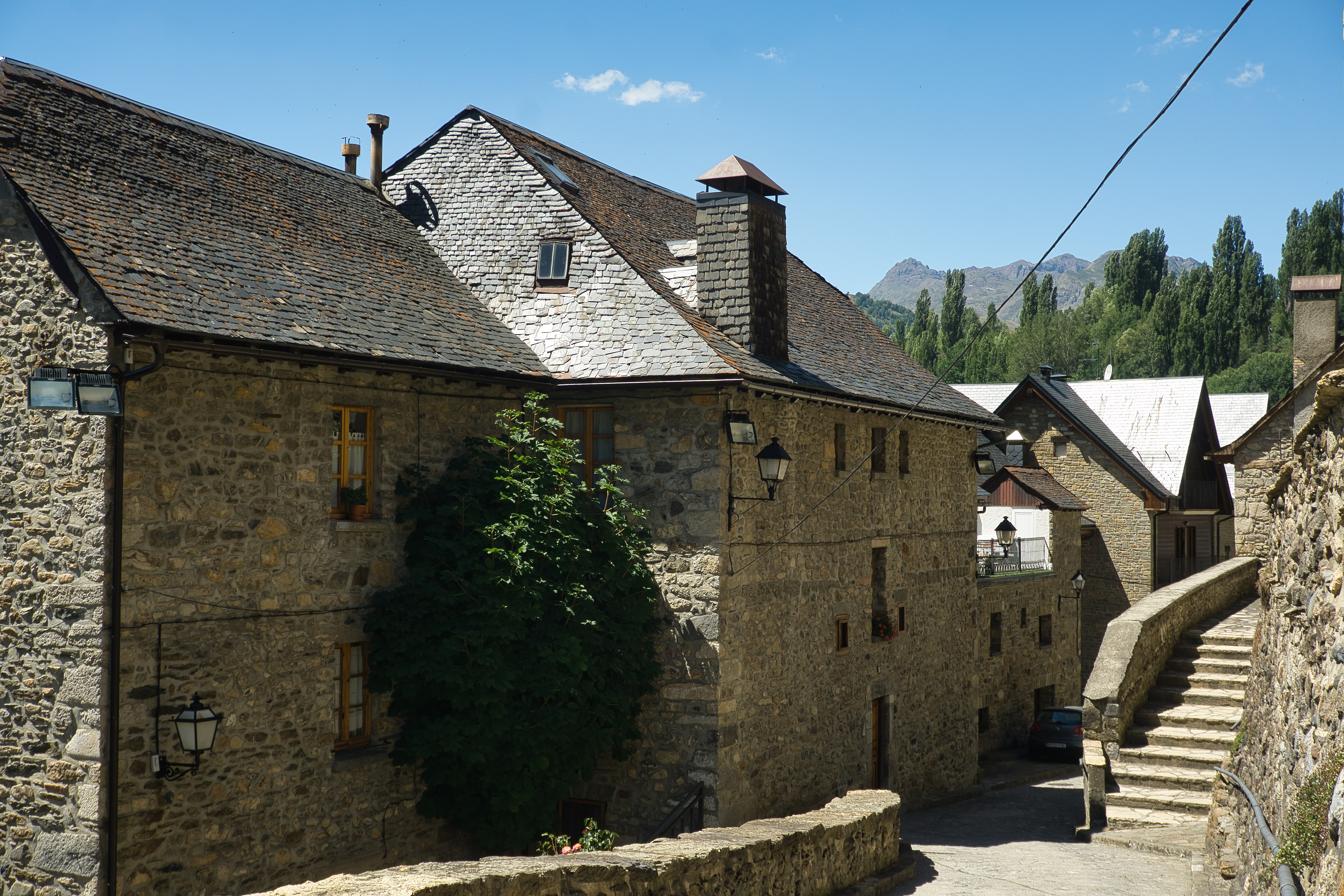 casas sallent de gallego