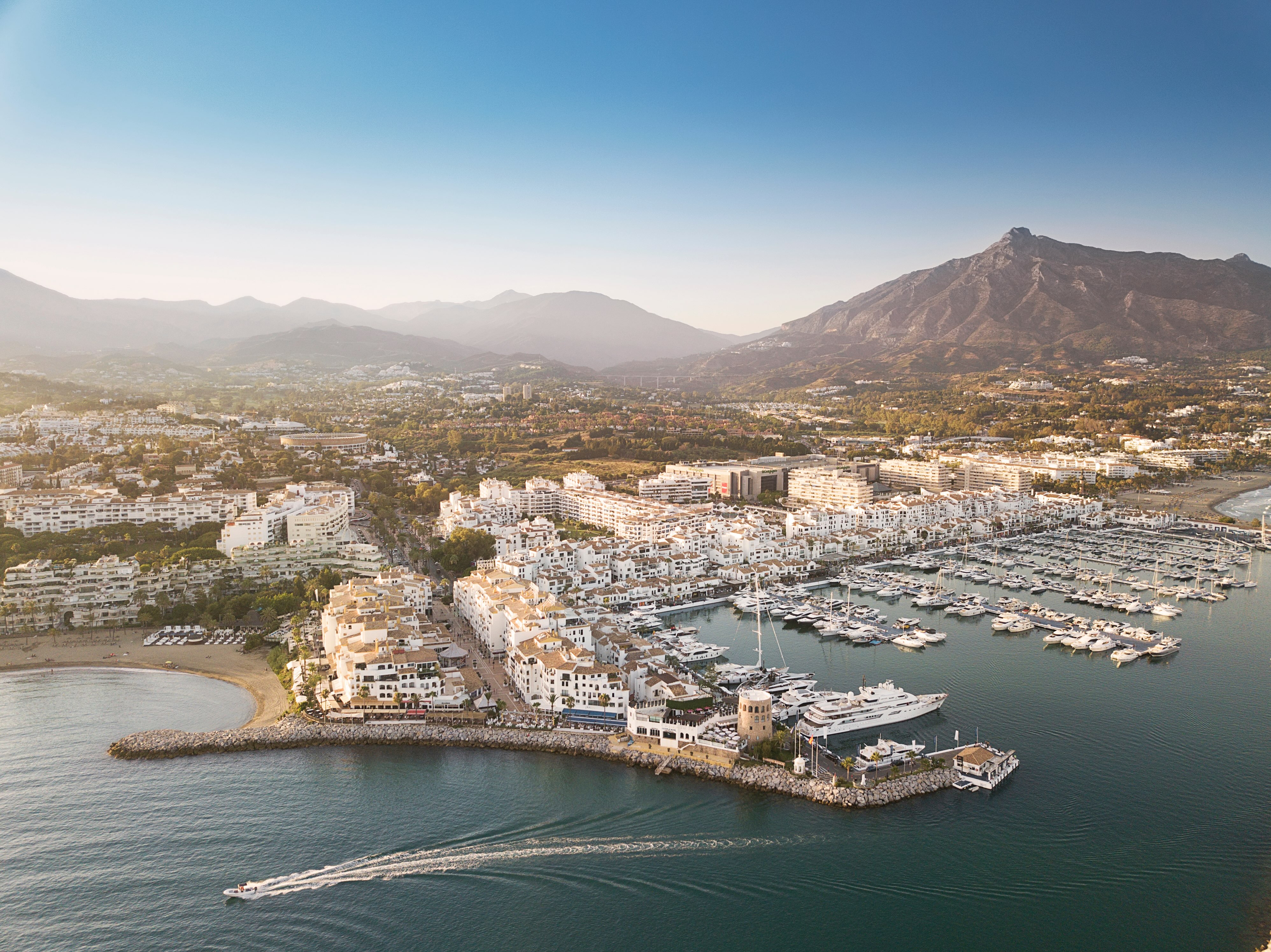 imagen aerea puerto banús