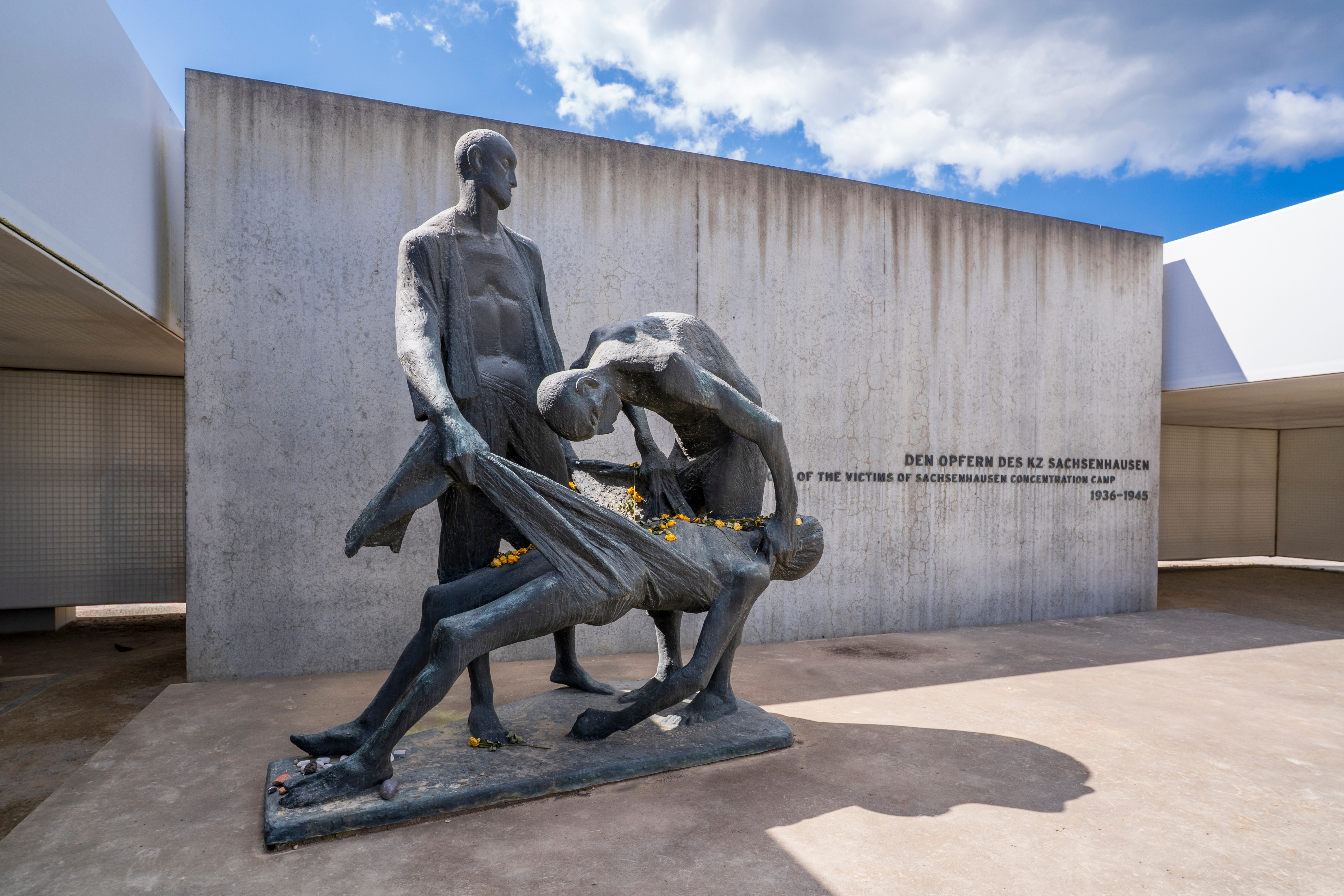 estatua conmemorativa sachsenhausen