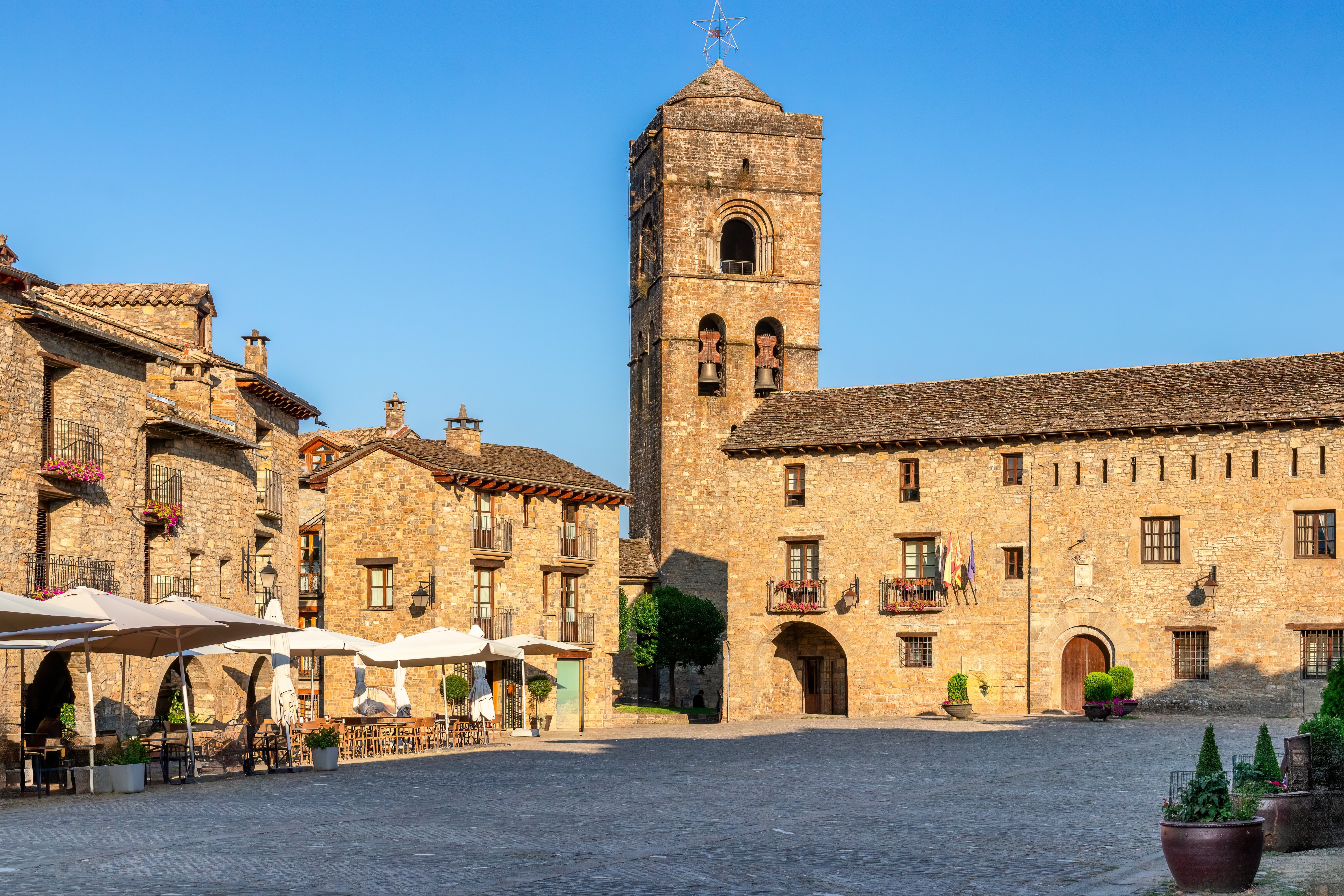 Plaza Aínsa