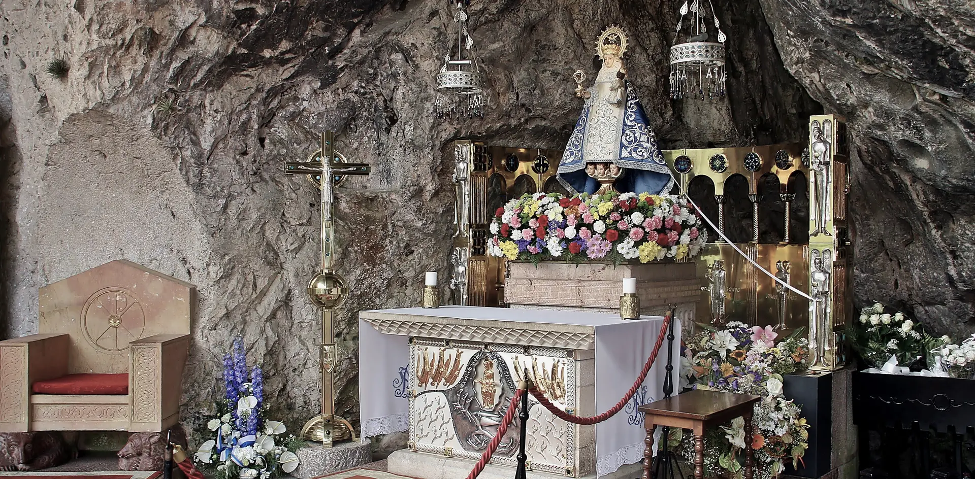 Imagen de la Virgen de Covadonga