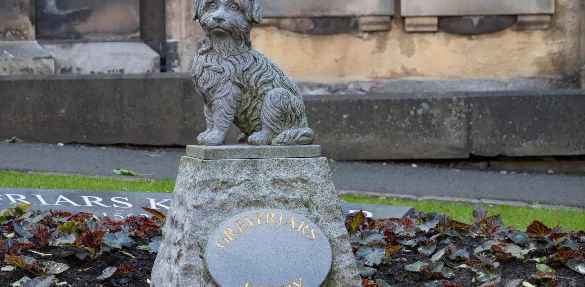 Escultura de Bobby leyenda del perro terrier escocés