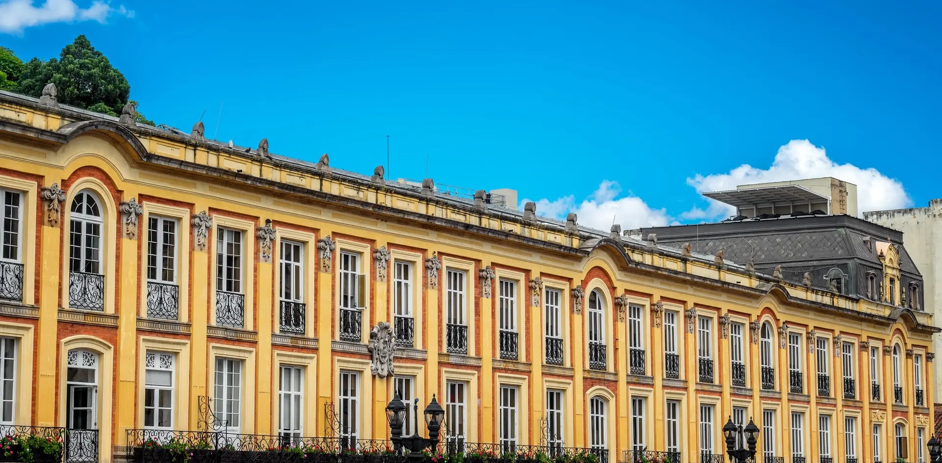 Exteriores soleados Palacio de Liévano Bogotá